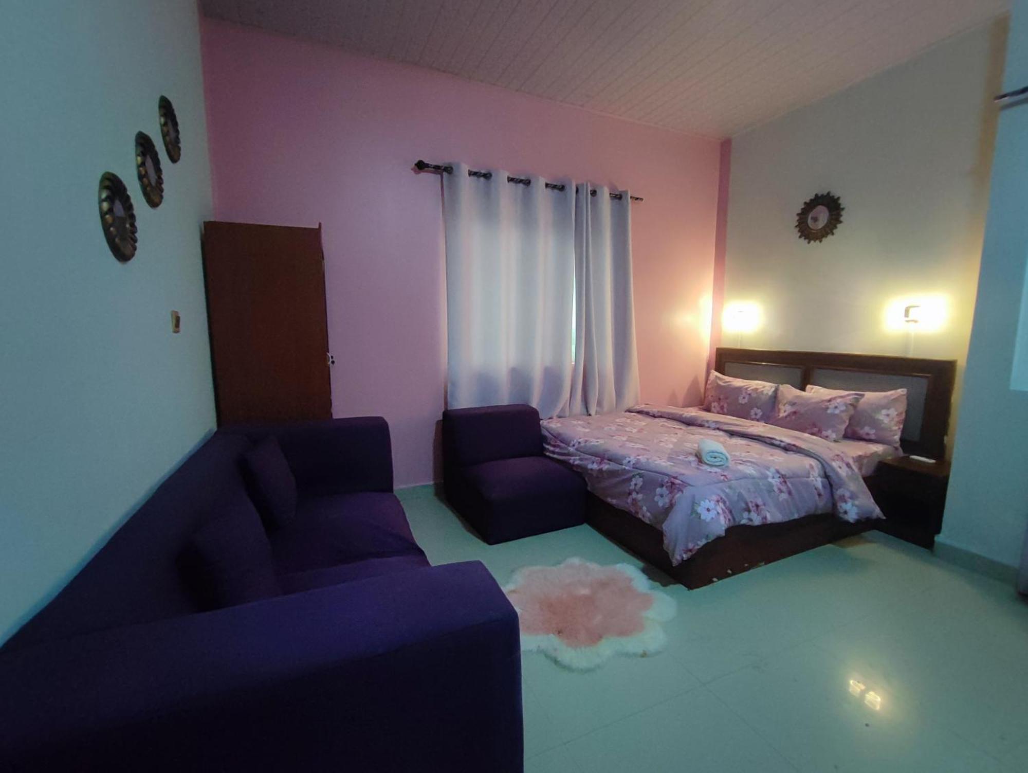 ホテル Ellisa Hospitality And Spa アクラ エクステリア 写真